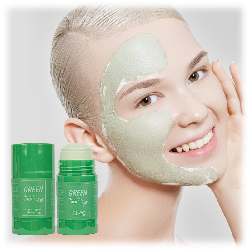 Le stick masque au thé vert purifie, hydrate et illumine la peau tout en garantissant qualité et sécurité grâce à ses certifications bio, véganes et européennes.